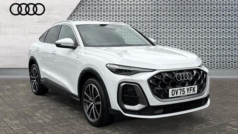 White New 2025 Audi Q5 Advanced SUV | £53,994 (A bit pricey) - Image 1/4
