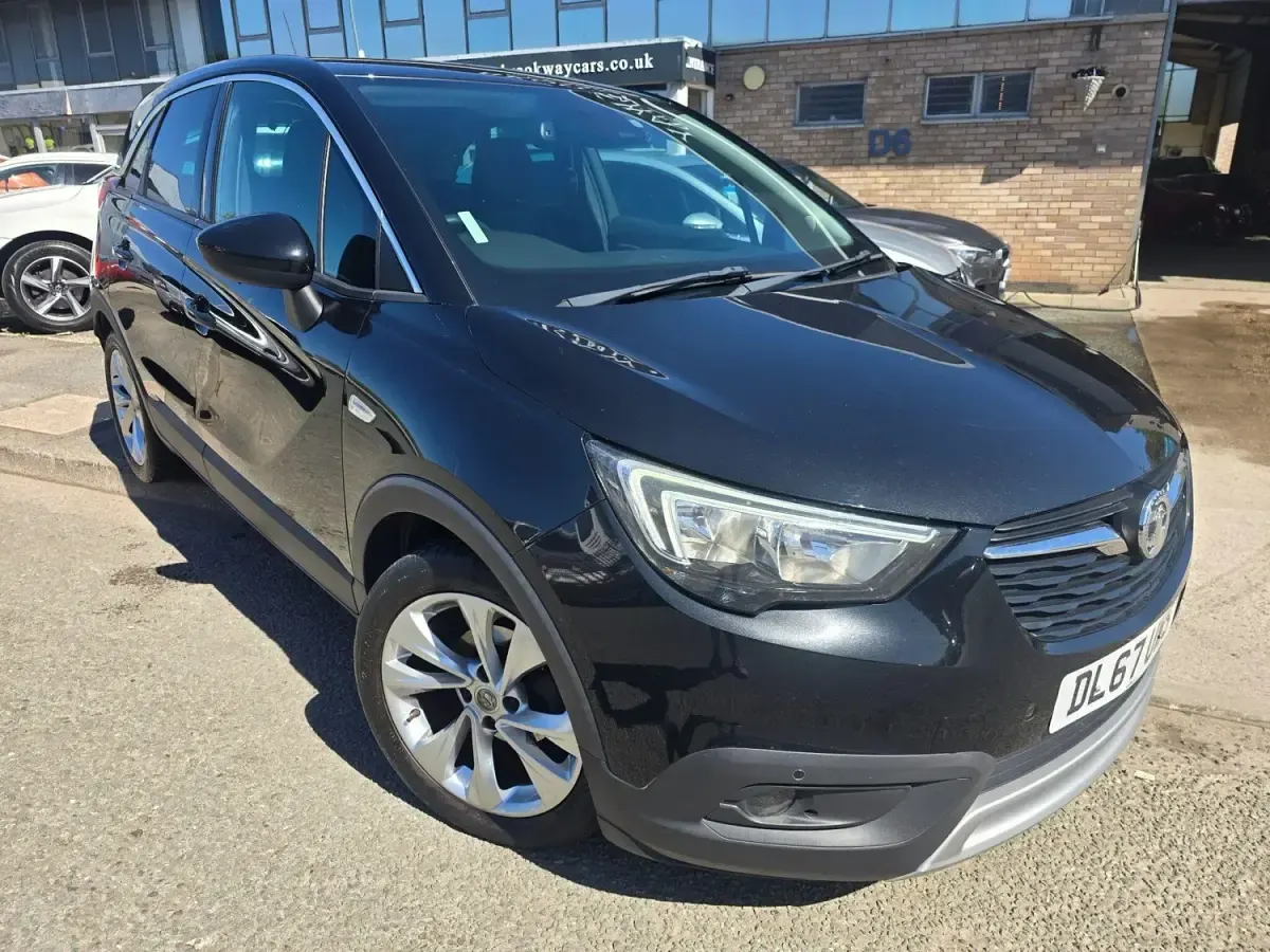 Second-hand Vauxhall Crossland X 81 CP (59 kW) 2018 Negru SUV