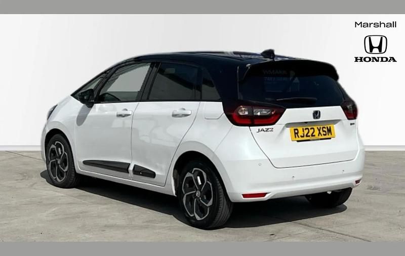 Used Honda Jazz Hybrid 107 HP (78 kW) 2022 White Hatchback