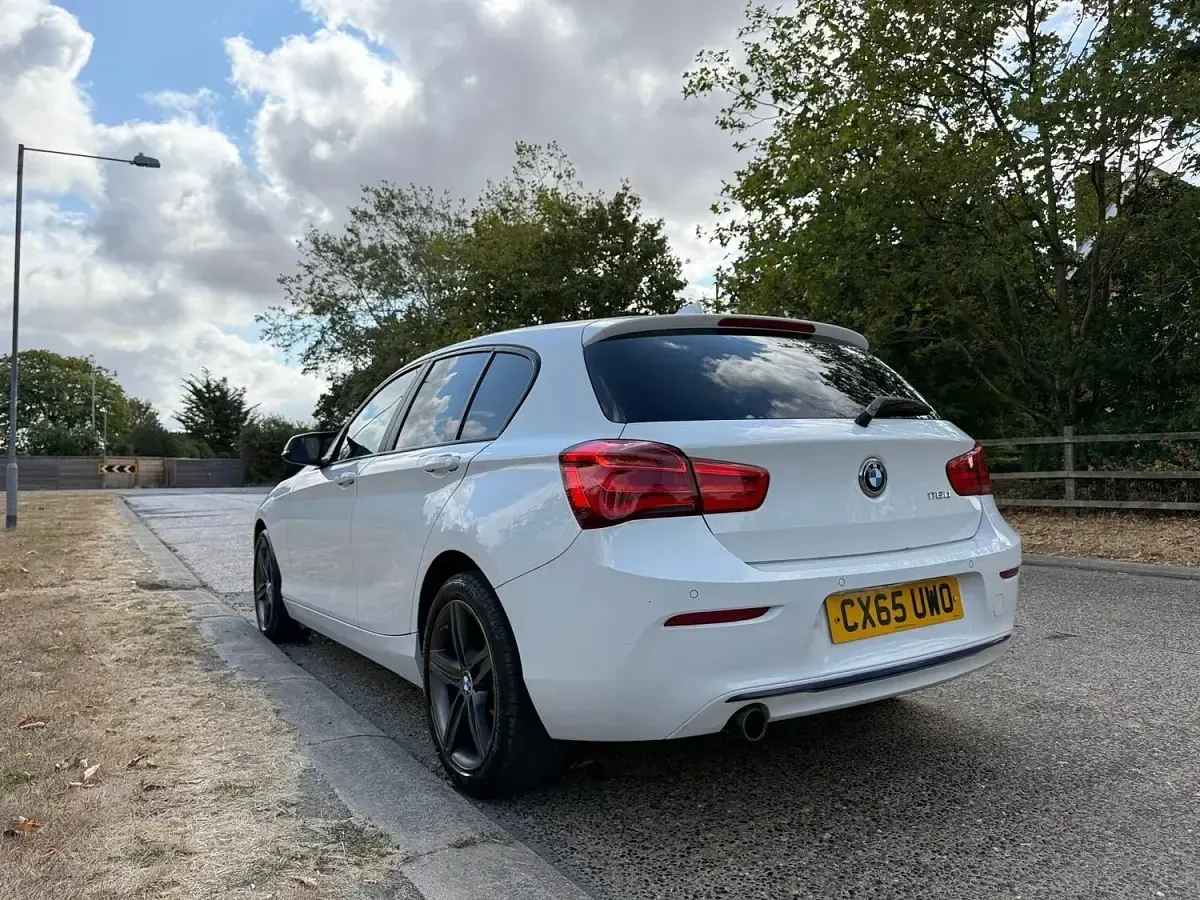Used BMW 116 Sport Line 116 HP (85 kW) 2015 White Hatchback