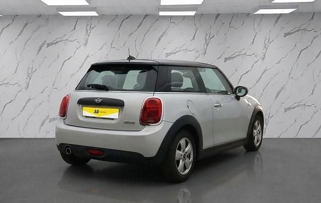 Used Mini Cooper Classic 136 HP (100 kW) 2019 Silver Hatchback