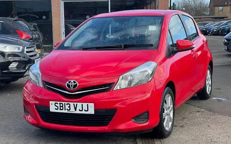 Used Toyota Yaris Multidrive S 101 HP (74 kW) 2013 Hatchback