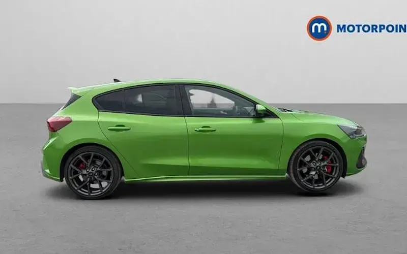 Used Ford Focus ST 280 HP (205 kW) 2023 Green Hatchback