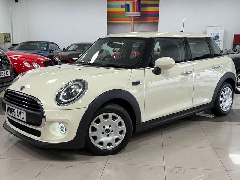 White Used 2019 Mini ONE Comfort Hatchback | £9,995 (Fair price) - Image 1/4