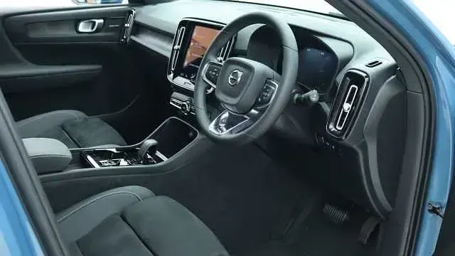 Used Volvo XC40 Ultimate 262 HP (192 kW) 2024 Blue SUV
