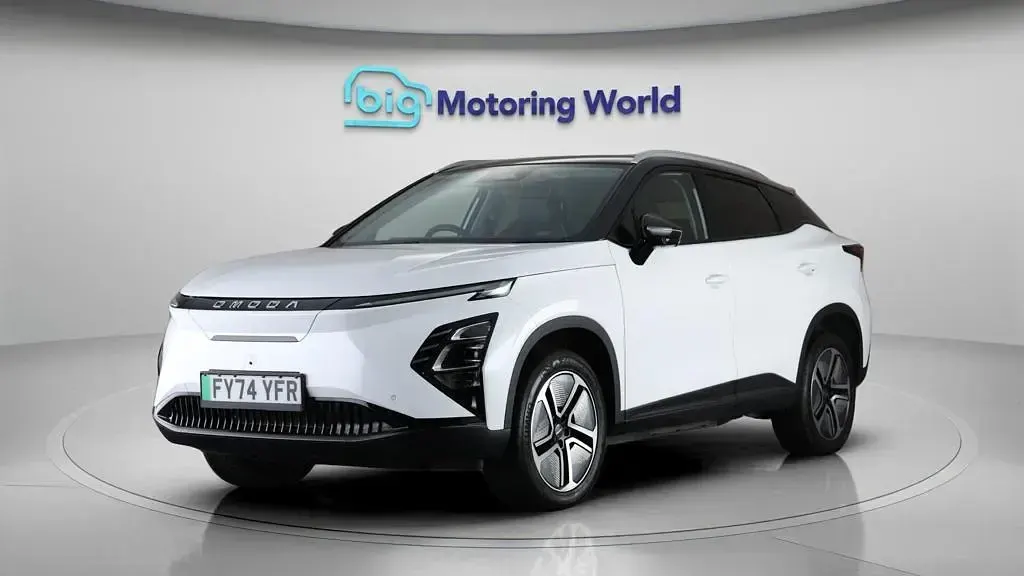 Used Omoda E5 150 kW (204 HP) 2024 White and black SUV