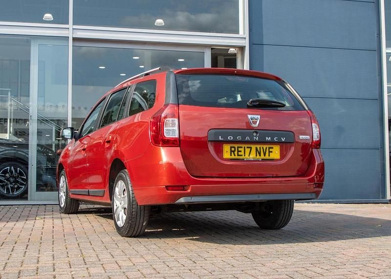 Red Used 2017 Dacia Logan Lauréate Sedan | £6,900 (Fair price) - Image 1/4