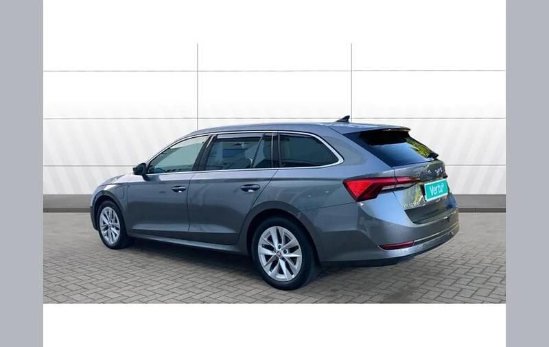 Usado Skoda Octavia SE L 200 HP (147 kW) 2023 Cinzento Carrinha