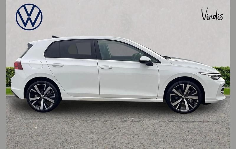 Second-hand VW Golf VIII Style 113 CP (83 kW) 2026 Alb Hatchback