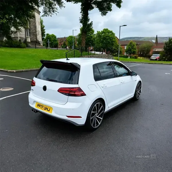 Used VW Golf VII GTD 184 HP (135 kW) 2017 White Hatchback