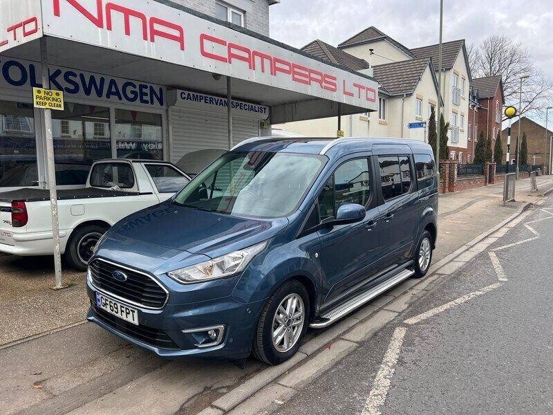 Blue Used 2019 Ford Grand Tourneo Connect Titanium MPV | £18,495 (Fair price) - Image 1/4