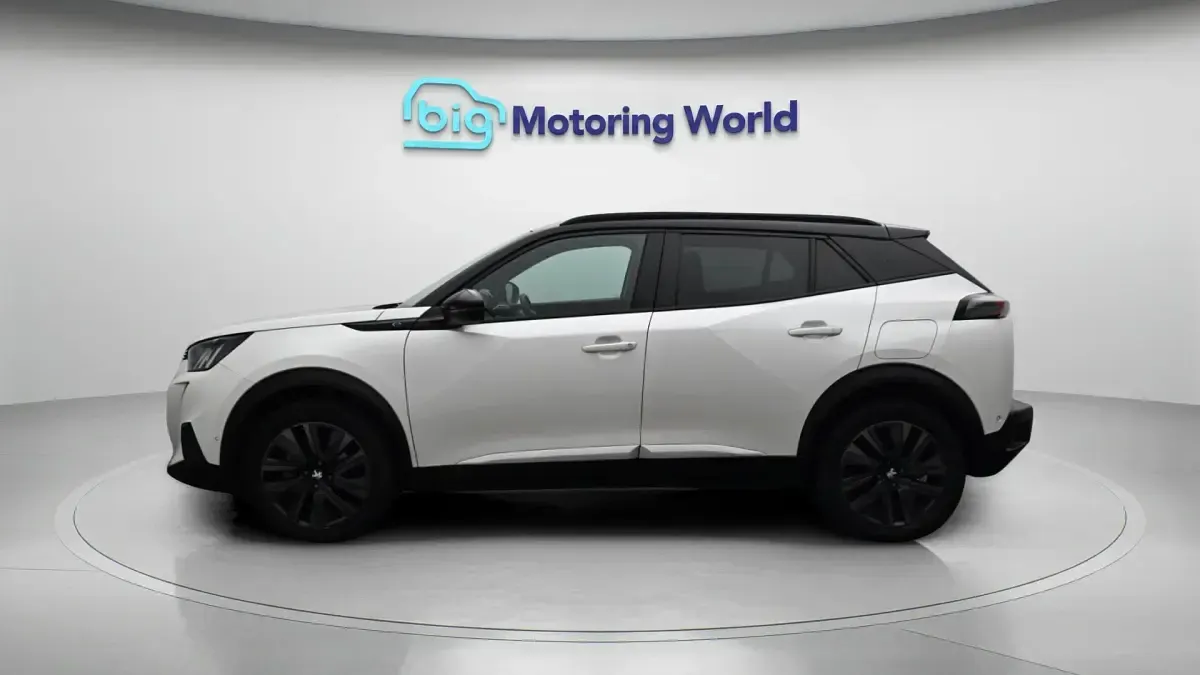 Used Peugeot e-2008 Premium 100 kW (136 HP) 2023 SUV