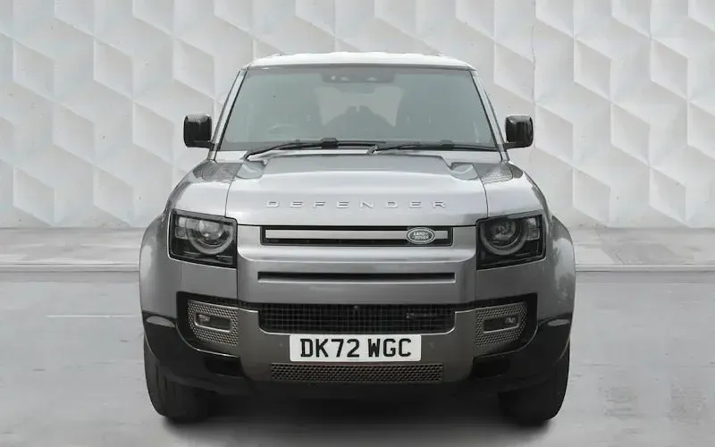 Used Land Rover Defender Dynamic 249 HP (183 kW) 2023 SUV