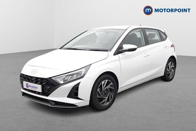 Used Hyundai i20 Advanced 2024 White Hatchback