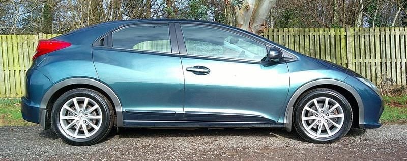 Used Honda Civic ES 150 HP (110 kW) 2012 Green Hatchback