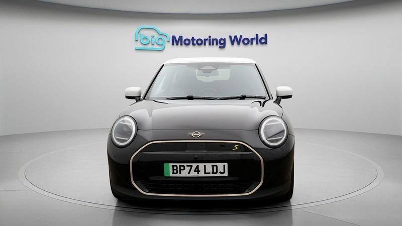 Used Mini Cooper SE Exclusive 2025 Black Hatchback