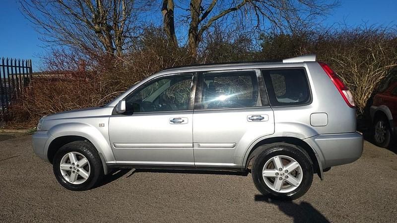 Used Nissan X-Trail 136 HP (100 kW) 2004 Silver SUV