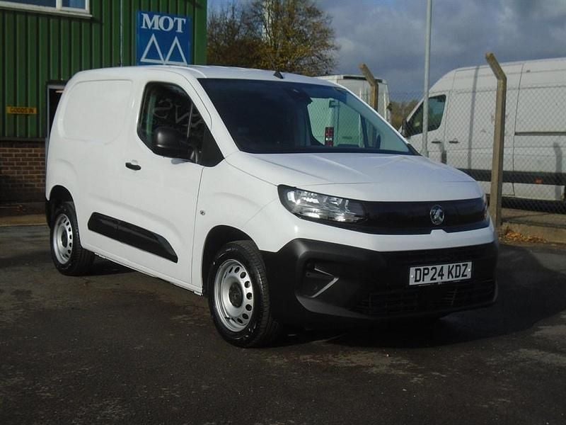 Used Vauxhall Combo 100 HP (73 kW) 2024 White MPV