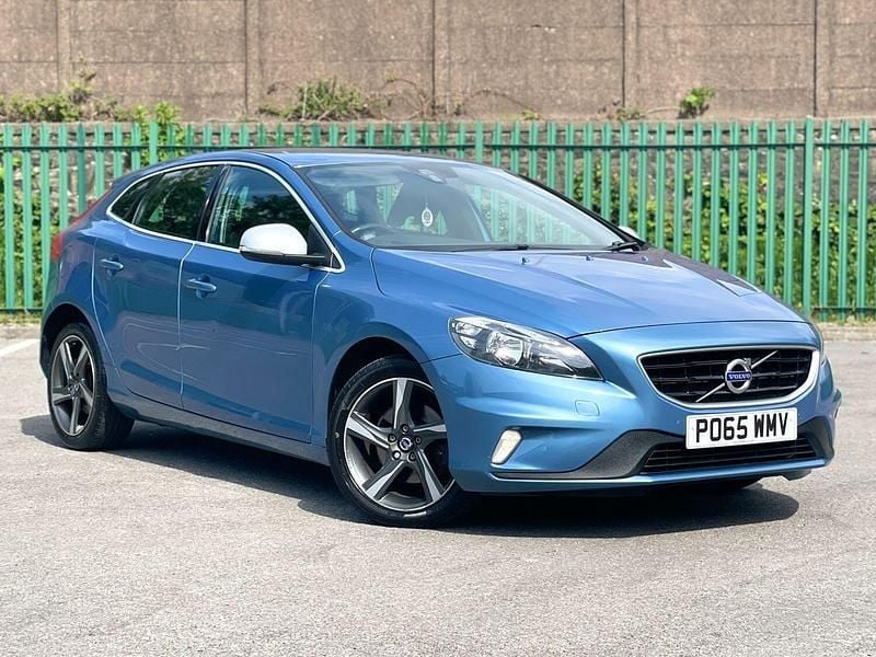 Blue Used 2015 Volvo V40 R-Design Estate | £6,995 (Fair price) - Image 1/4