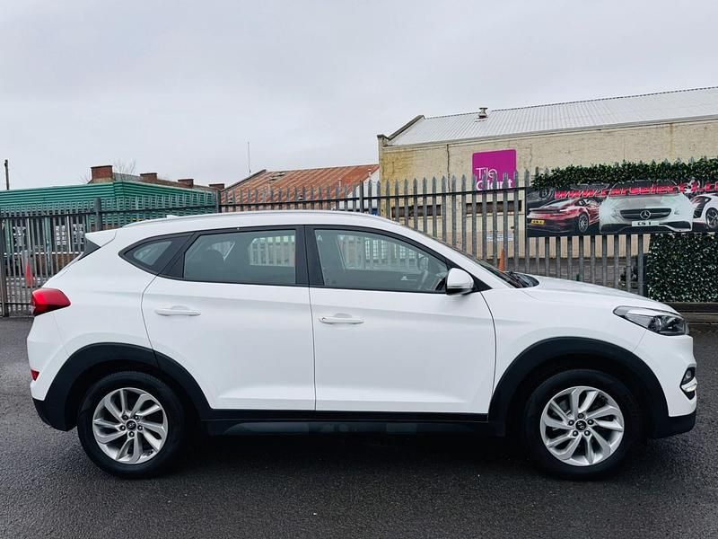 Used Hyundai Tucson SE 2016 White SUV