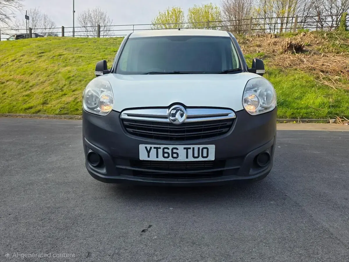 Used Vauxhall Combo 2016 White MPV