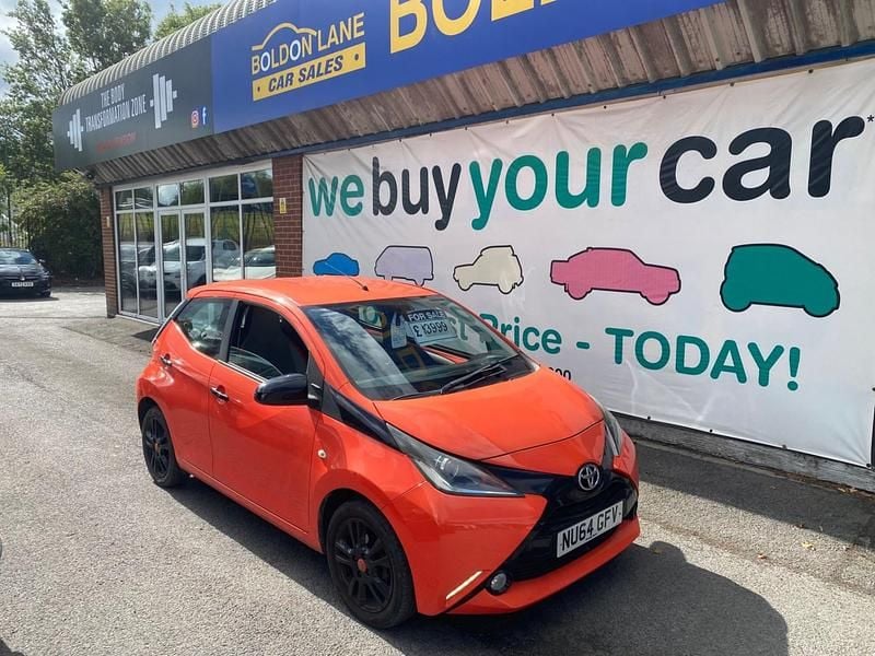 Orange Used 2014 Toyota Aygo X-cite Hatchback | £3,499 (Fair price) - Image 1/4