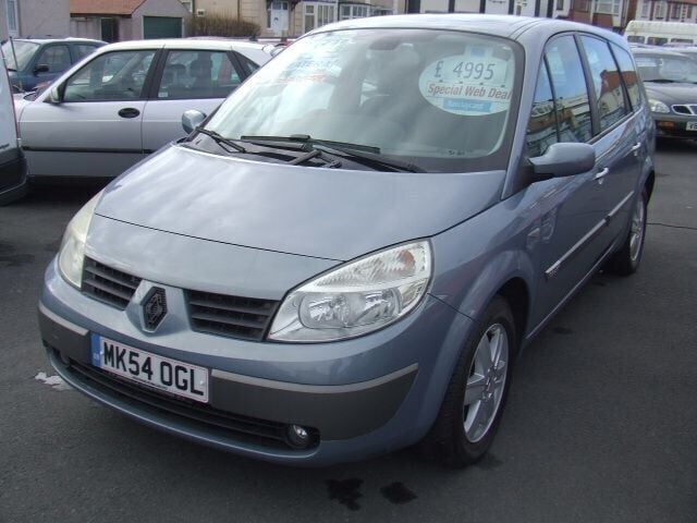 Metallic blue Used 2004 Renault Grand Scénic II Dynamique MPV | £3,495 - Image 1/4