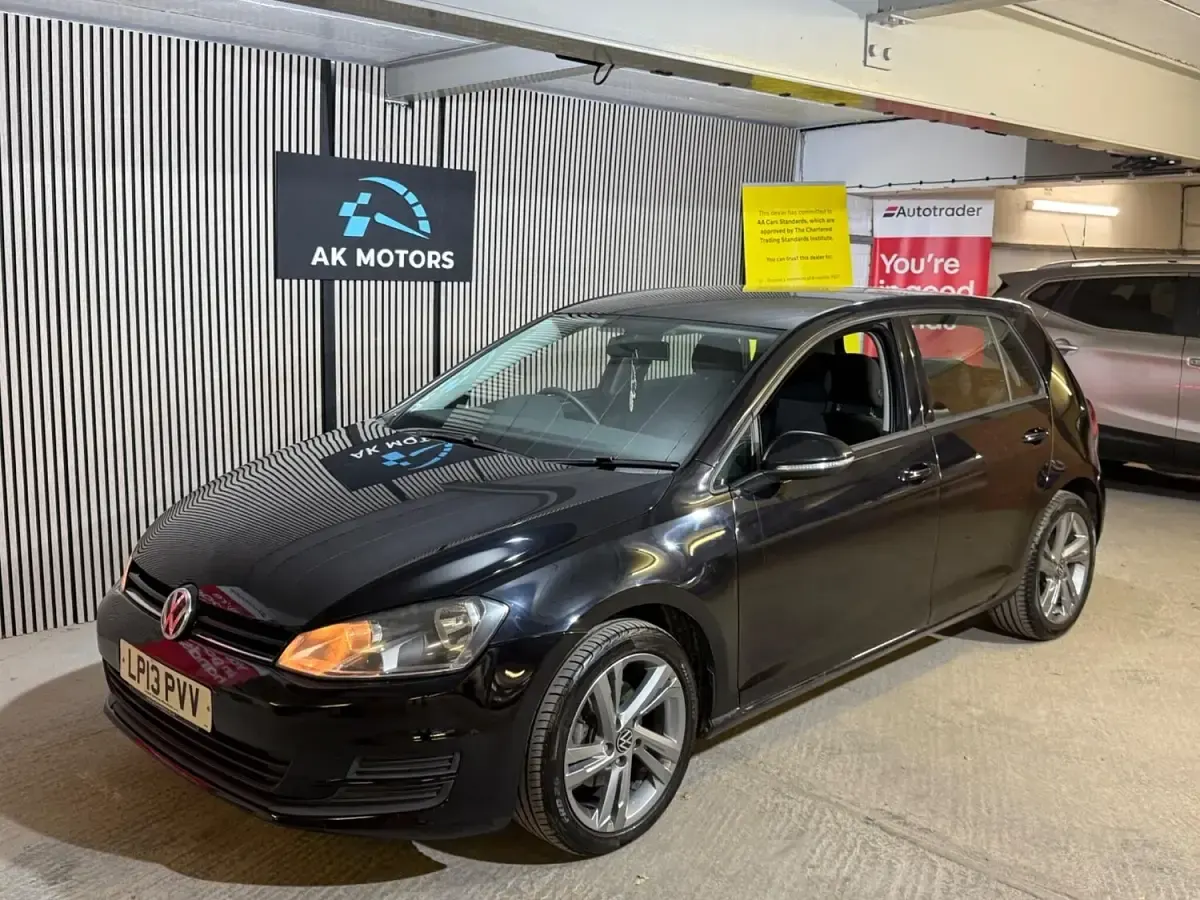 Used VW Golf VII S 105 HP (77 kW) 2013 Black Hatchback