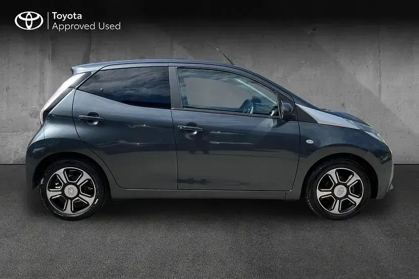 Used Toyota Aygo X-clusiv 69 HP (50 kW) 2016 Grey Hatchback