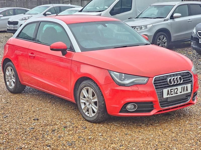 Begagnad Audi A1 2012 Röd Halvkombi