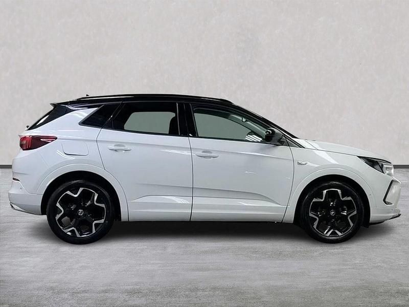 Used Vauxhall Grandland X Ultimate 130 HP (95 kW) 2024 White SUV