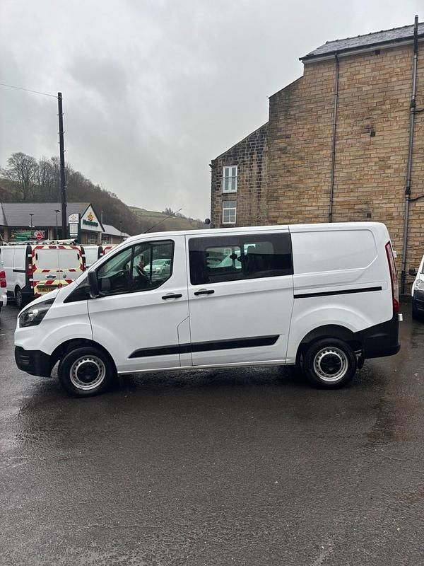 Used Ford Transit Custom 105 HP (77 kW) 2023 White Van