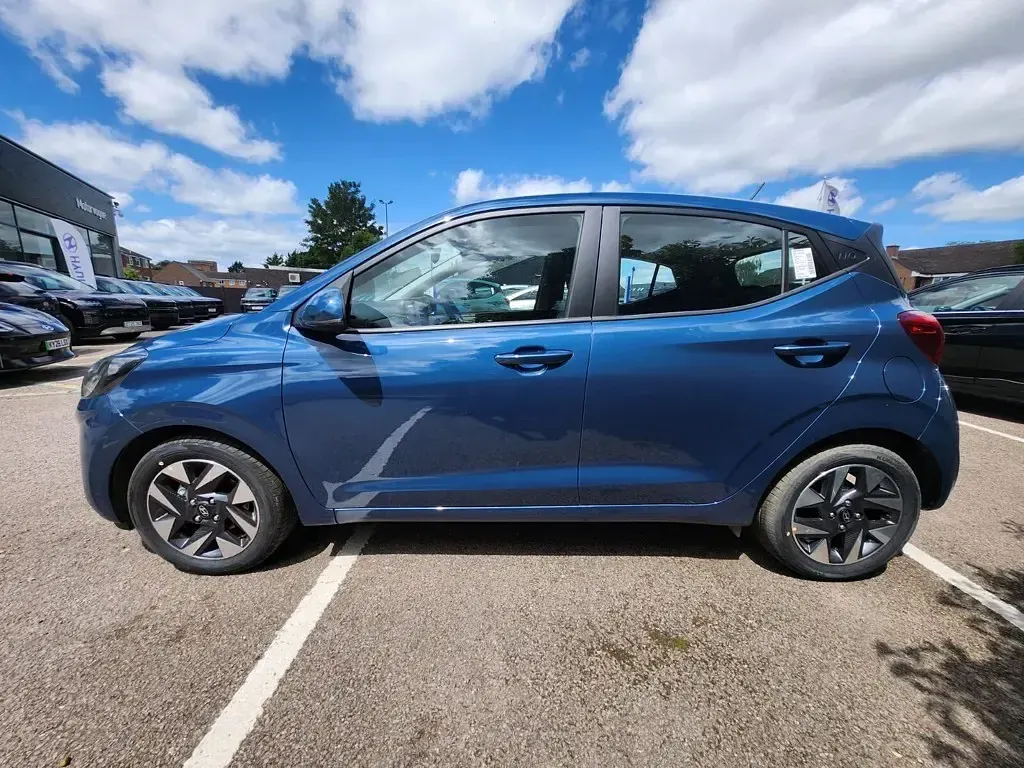 New Hyundai i10 Advanced 63 HP (46 kW) 2026 Blue Hatchback