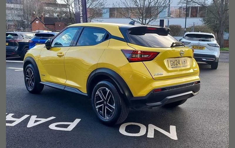 Used Nissan Juke N-Connecta 143 HP (105 kW) 2024 Yellow SUV