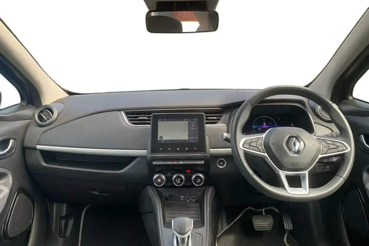 Used Renault Zoe Iconic 80 kW (109 HP) 2021 Mauve/purple Hatchback
