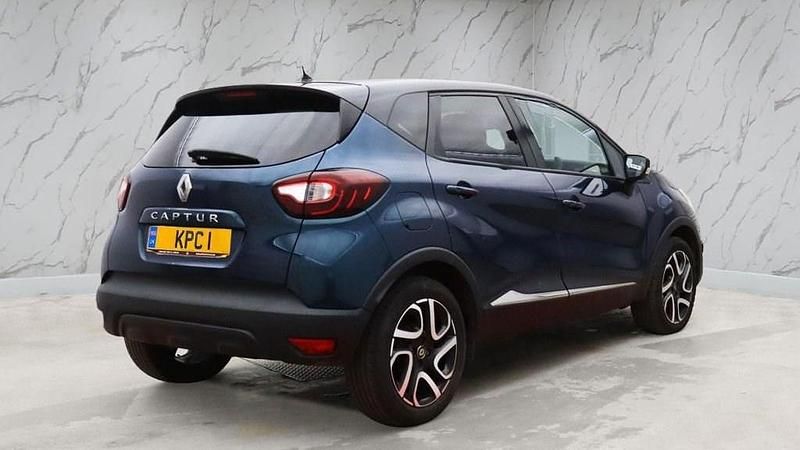 Used Renault Captur Iconic 90 HP (66 kW) 2019 Blue/black SUV