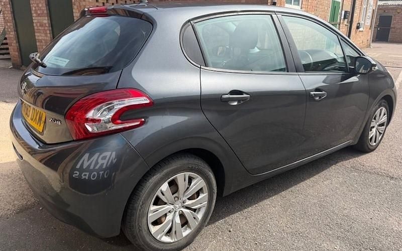 Usado Peugeot 208 Access 82 HP (60 kW) 2014 Citadino