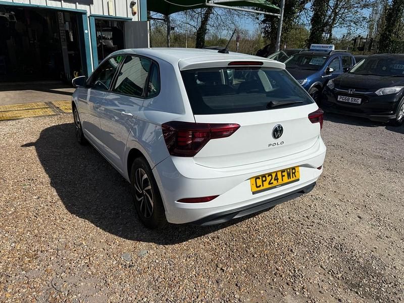 Used VW Polo Life 95 HP (69 kW) 2024 White Hatchback