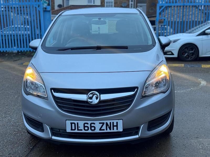 Używany Vauxhall Meriva Club 2016 Srebrny Minivan