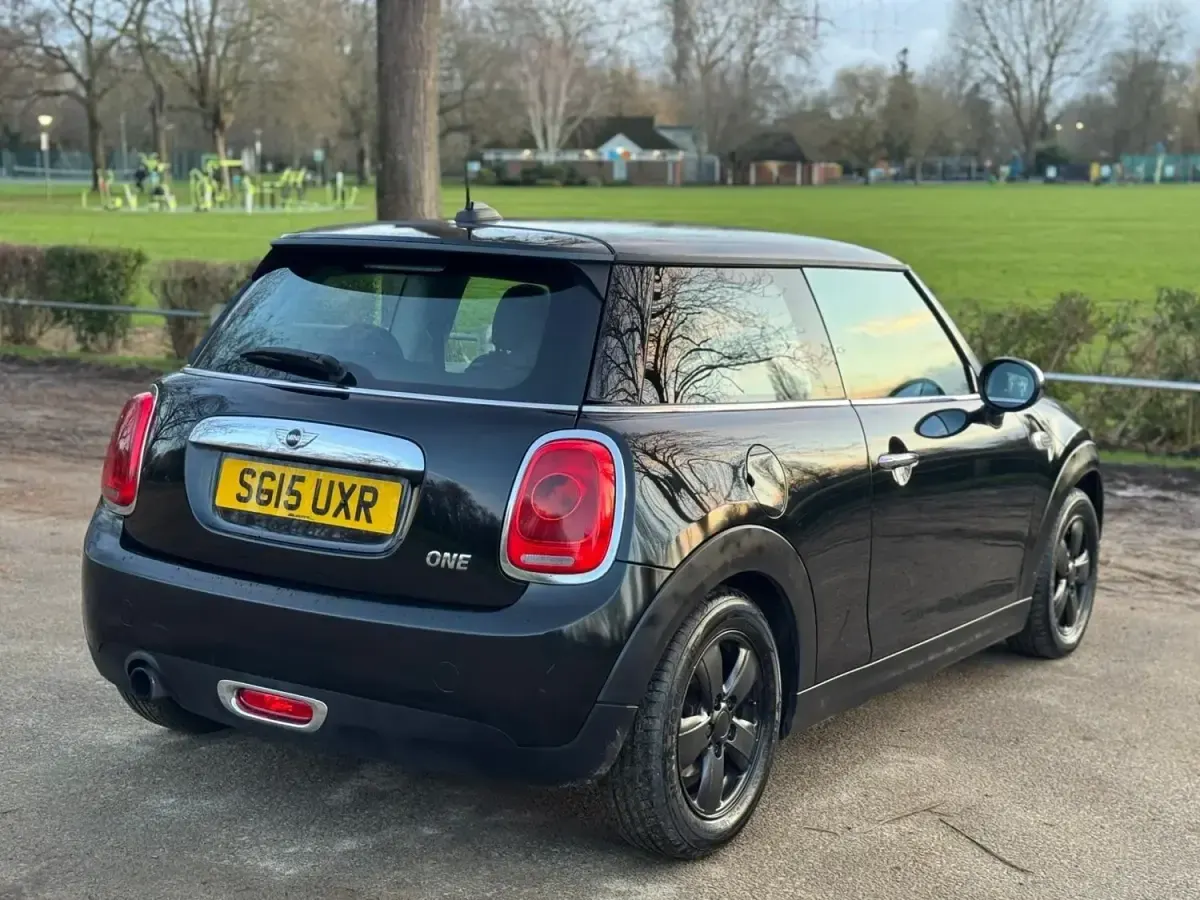 Used Mini ONE Hatch 102 HP (75 kW) 2015 Black Hatchback