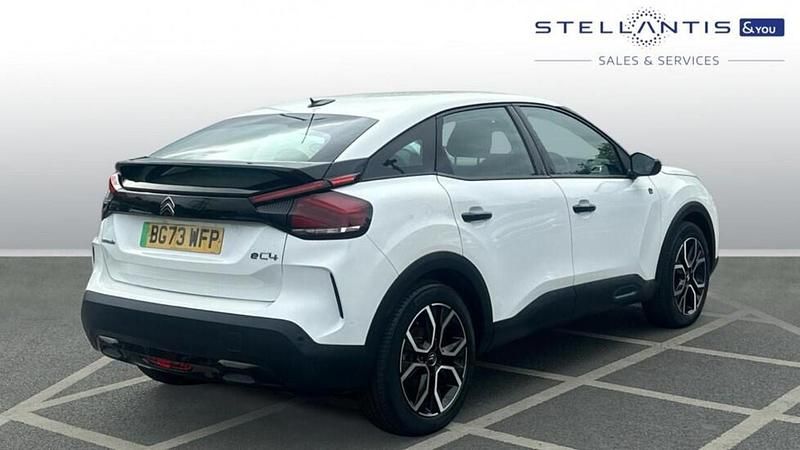 Usado Citroën e-C4 98 kW (134 HP) 2023 Branco Citadino