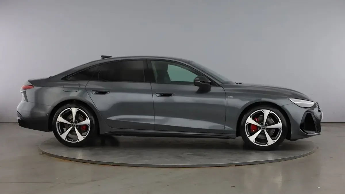 Novo Audi A6 S-Line 200 HP (147 kW) 2026 Cinzento Sedan