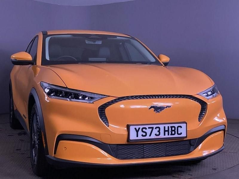 Begagnad Ford Mustang Extended Range 294 HK (216 kW) 2024 Orange SUV