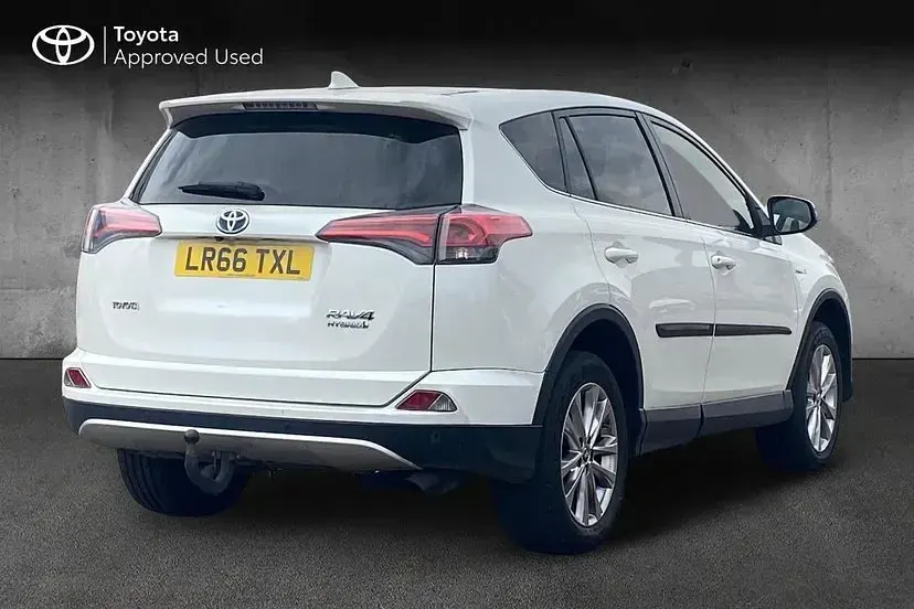 Used Toyota RAV4 Hybrid 194 HP (142 kW) 2016 Pearl white SUV