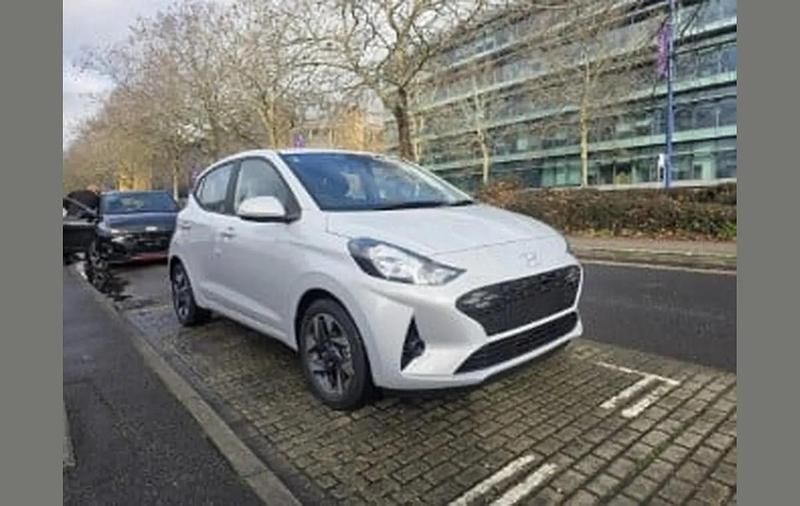 New Hyundai i10 Advanced 61 HP (44 kW) 2025 Grey Hatchback
