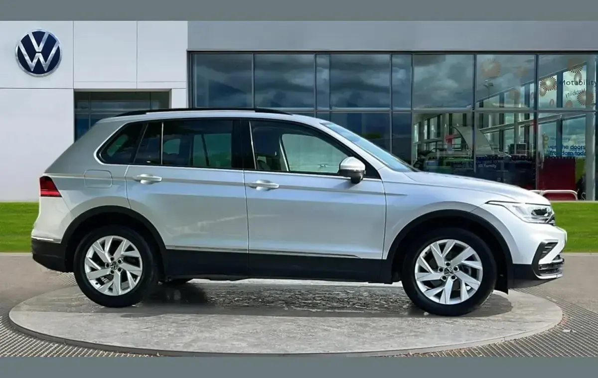 Used VW Tiguan Life 147 HP (108 kW) 2022 Silver SUV