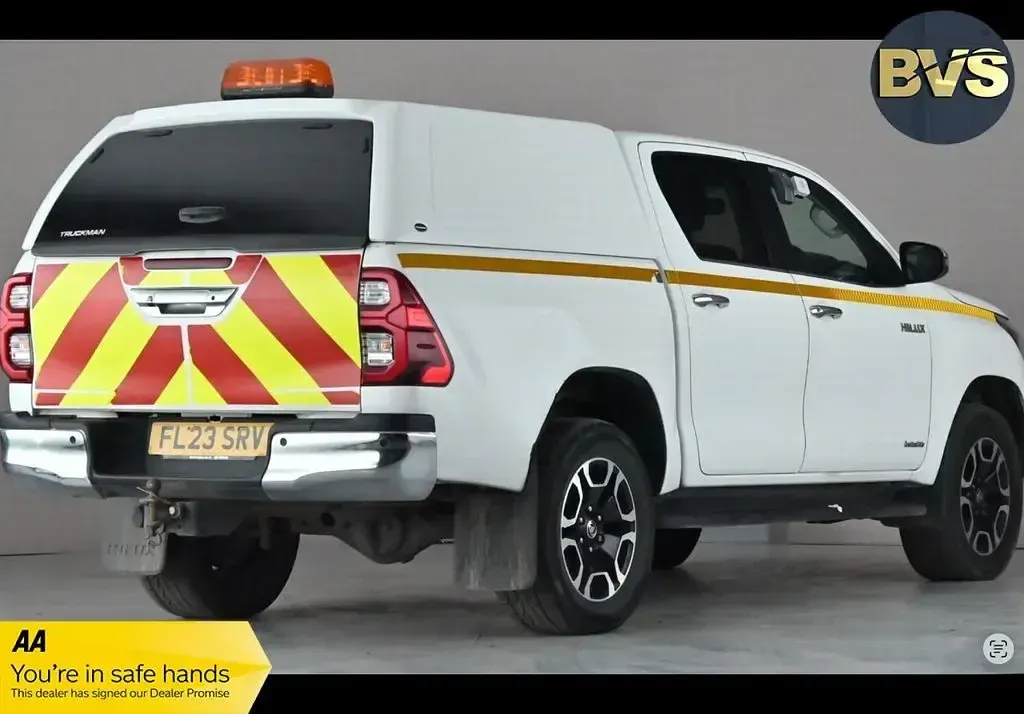 Used Toyota HiLux 150 HP (110 kW) 2023 White Pickup