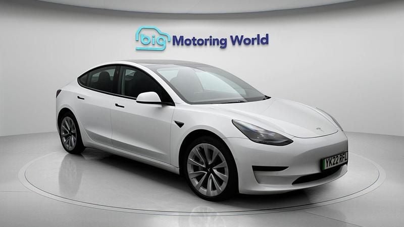 Used Tesla Model 3 Standard Range Plus 239 kW (325 HP) 2021 White Sedan