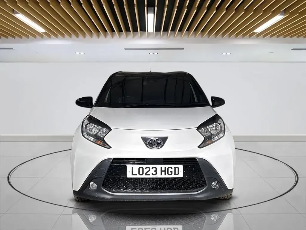 Used Toyota Aygo X 72 HP (52 kW) 2023 White SUV