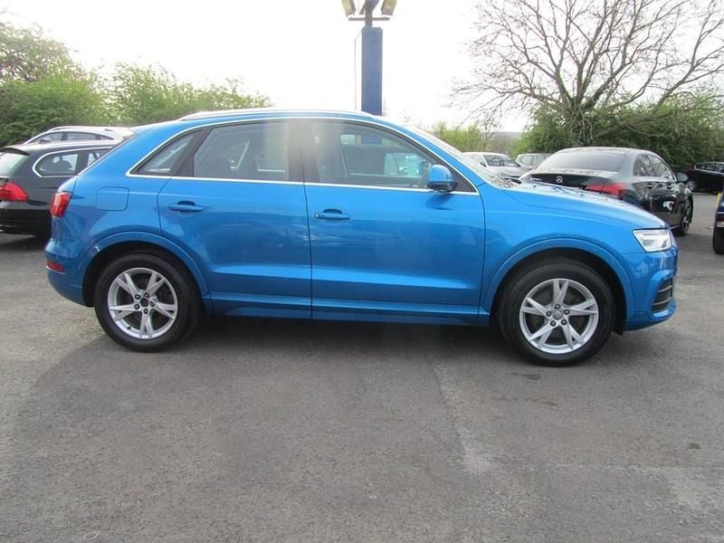 Begagnad Audi Q3 Performance 2016 Blå SUV